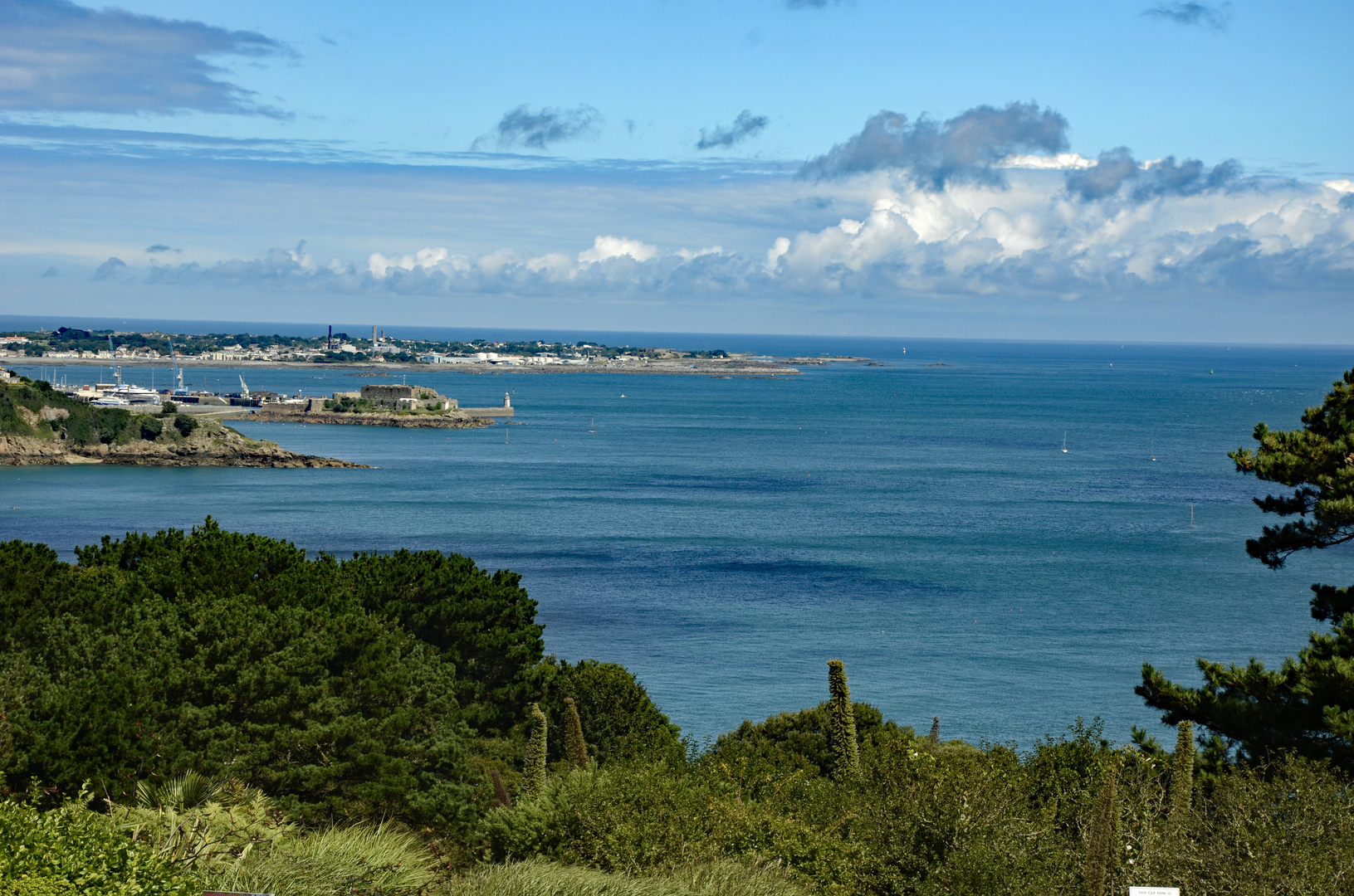 Blick auf Saint Peter Port auf Guernsey