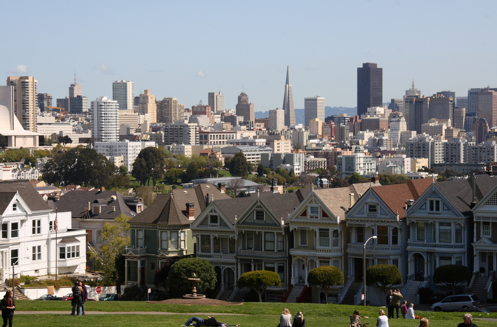 Blick auf San Francisco mit den Painted Sisters (Painted Ladies)