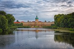 ... Blick auf Schloss Charlottenburg ...