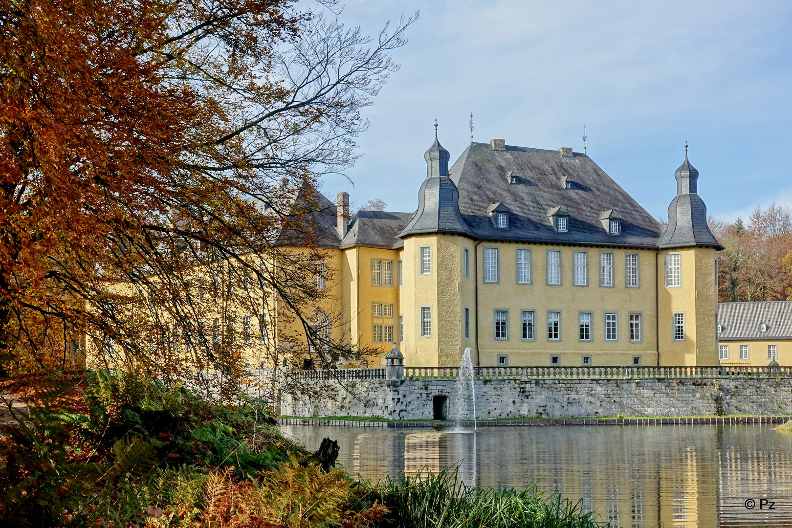 Blick auf Schloss Dyck ...