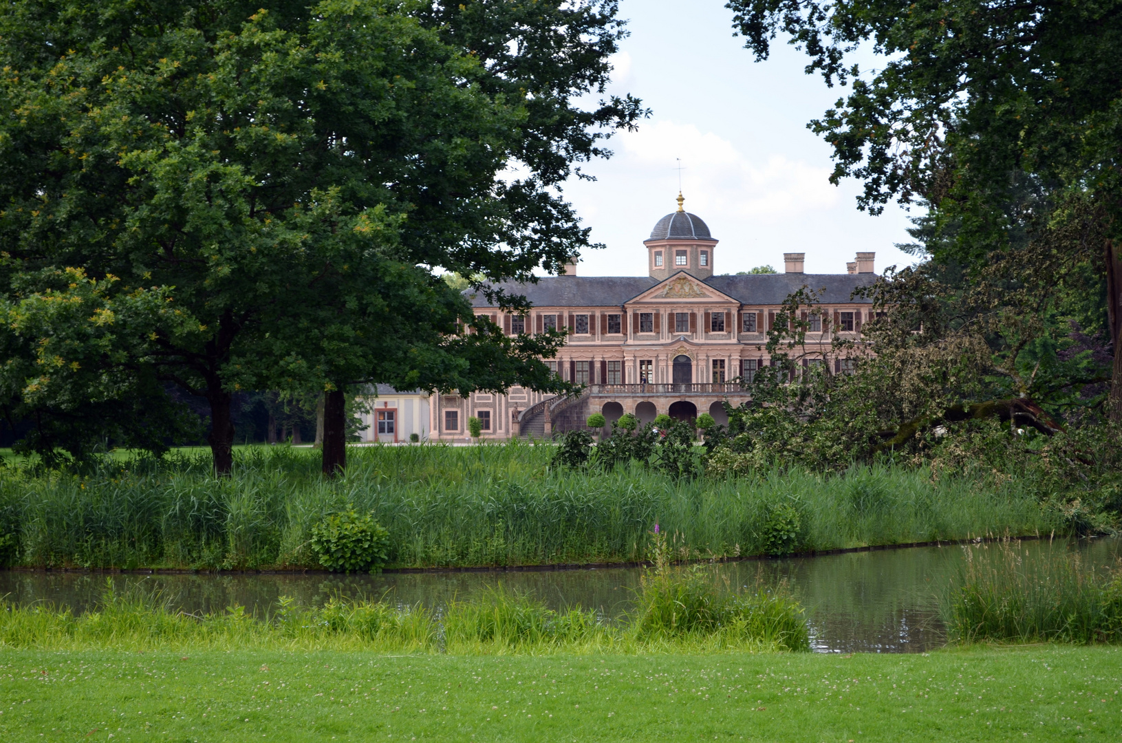 Blick auf Schloss Favorite