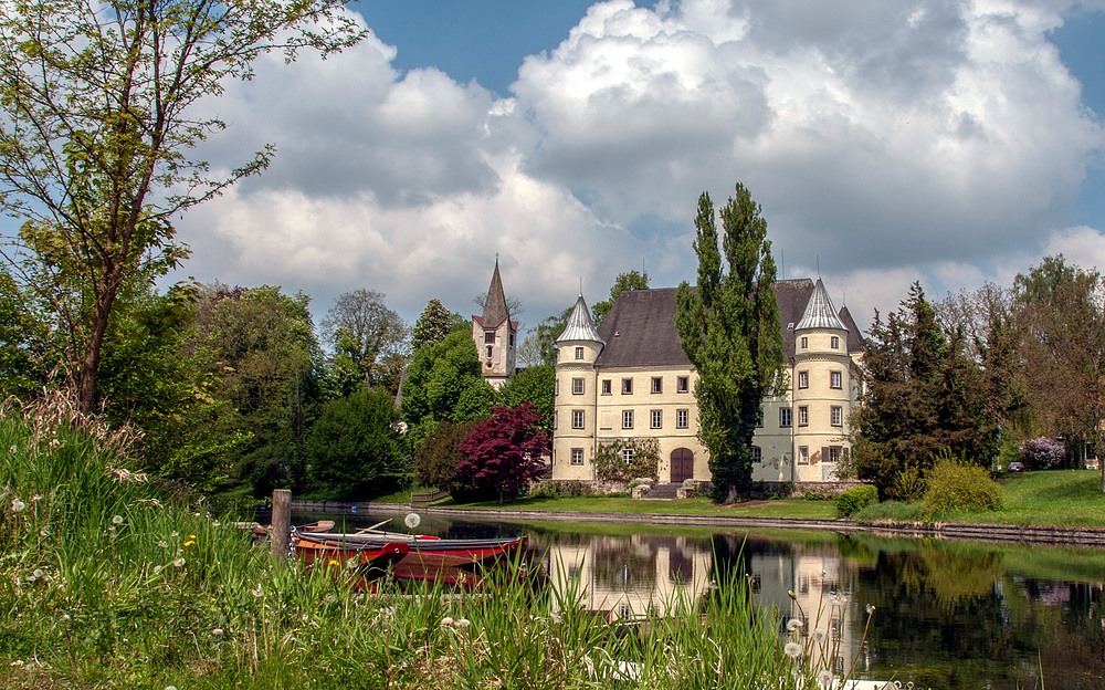 Blick auf Schloss Hagenau/Innviertel