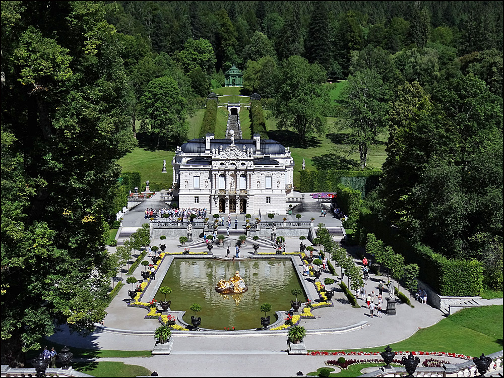 Blick auf Schloss Linderhof