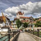 Blick auf Schloss Thun ...