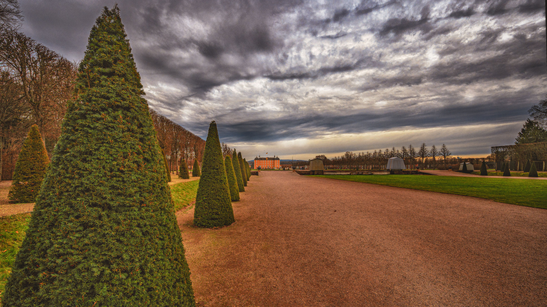 Blick-auf-Schwetzinger-Schloss_01