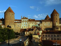 Blick auf Semur en Auxois