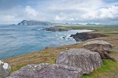 Blick auf Smerick Harbour am Slea Head Drive