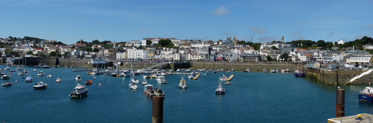 Blick auf St. Peter Port 