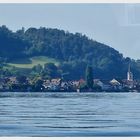 Blick auf Stein am Rhein durchs Schiffsfenster