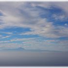 Blick auf Teneriffa von der Steilküste Gran Canarias