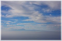 Blick auf Teneriffa von der Steilküste Gran Canarias