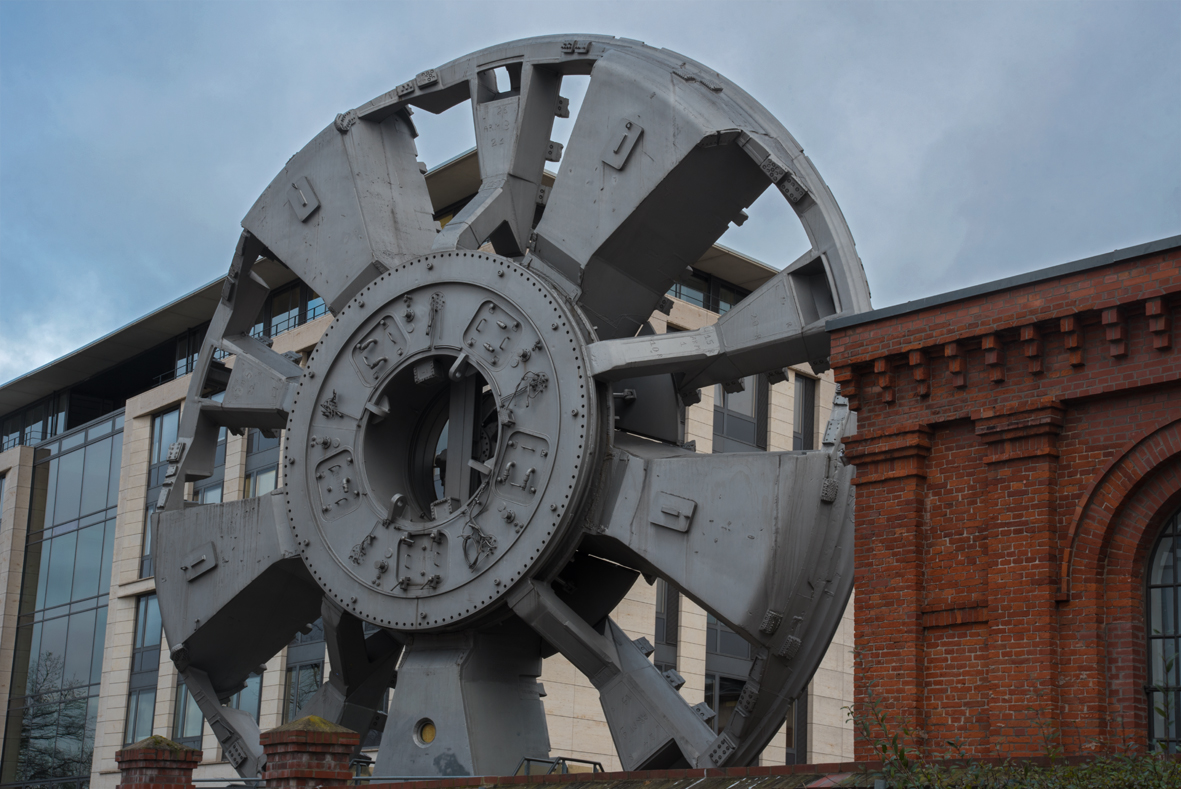 Blick auf TRUDE und die Fabrik der New-York Hamburger Gummi-Waaren, Museum der Arbei