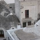 Blick auf Trullidächer im Zentrum von Alberobello/BA