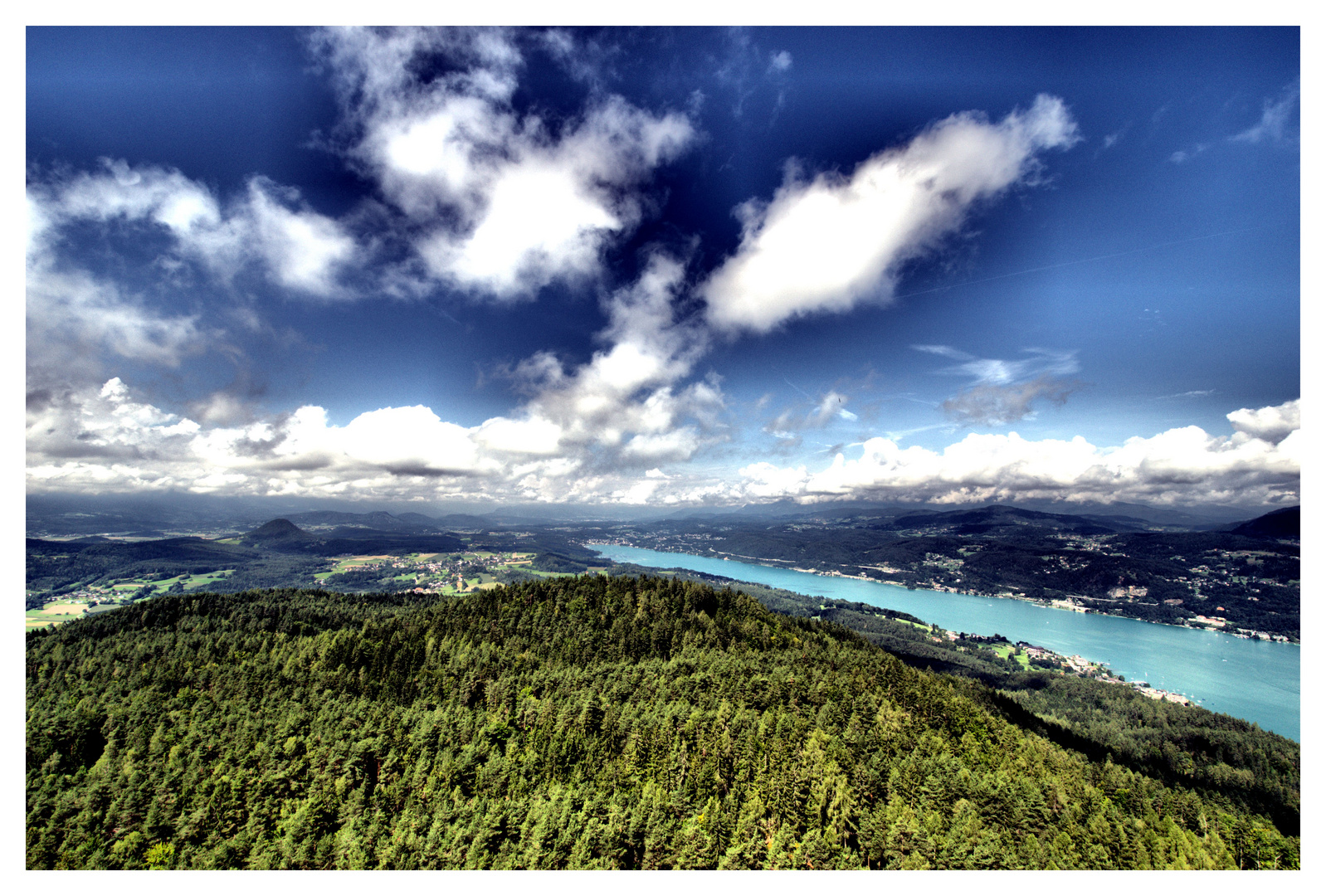 Blick auf Unterkärnten , rechts der Wörthersee