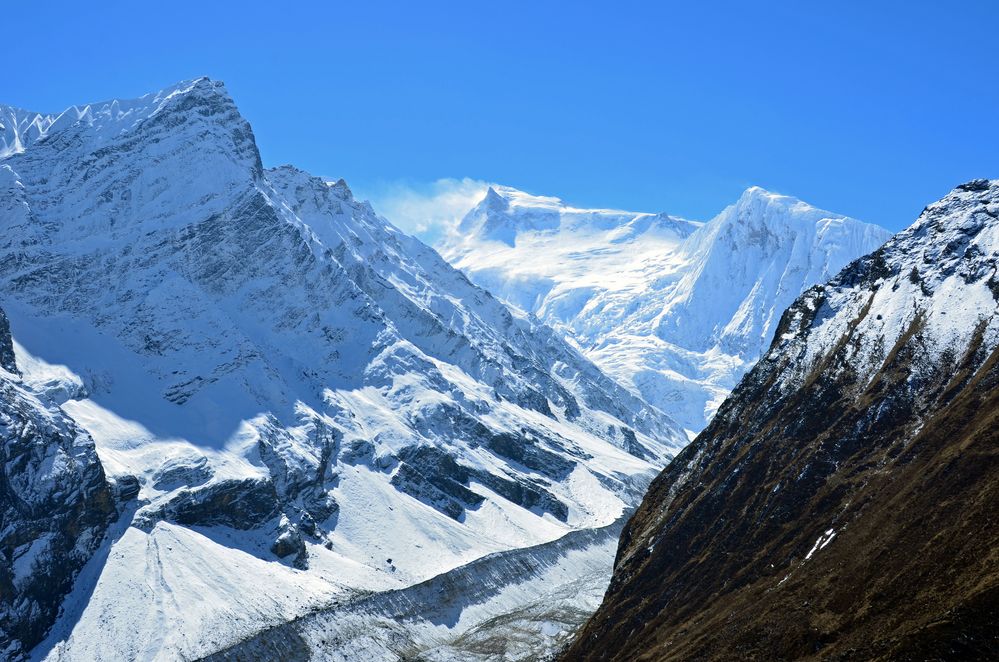 Blick auf von links Manaslu (8163m) und Manaslu Nord (6994m) 