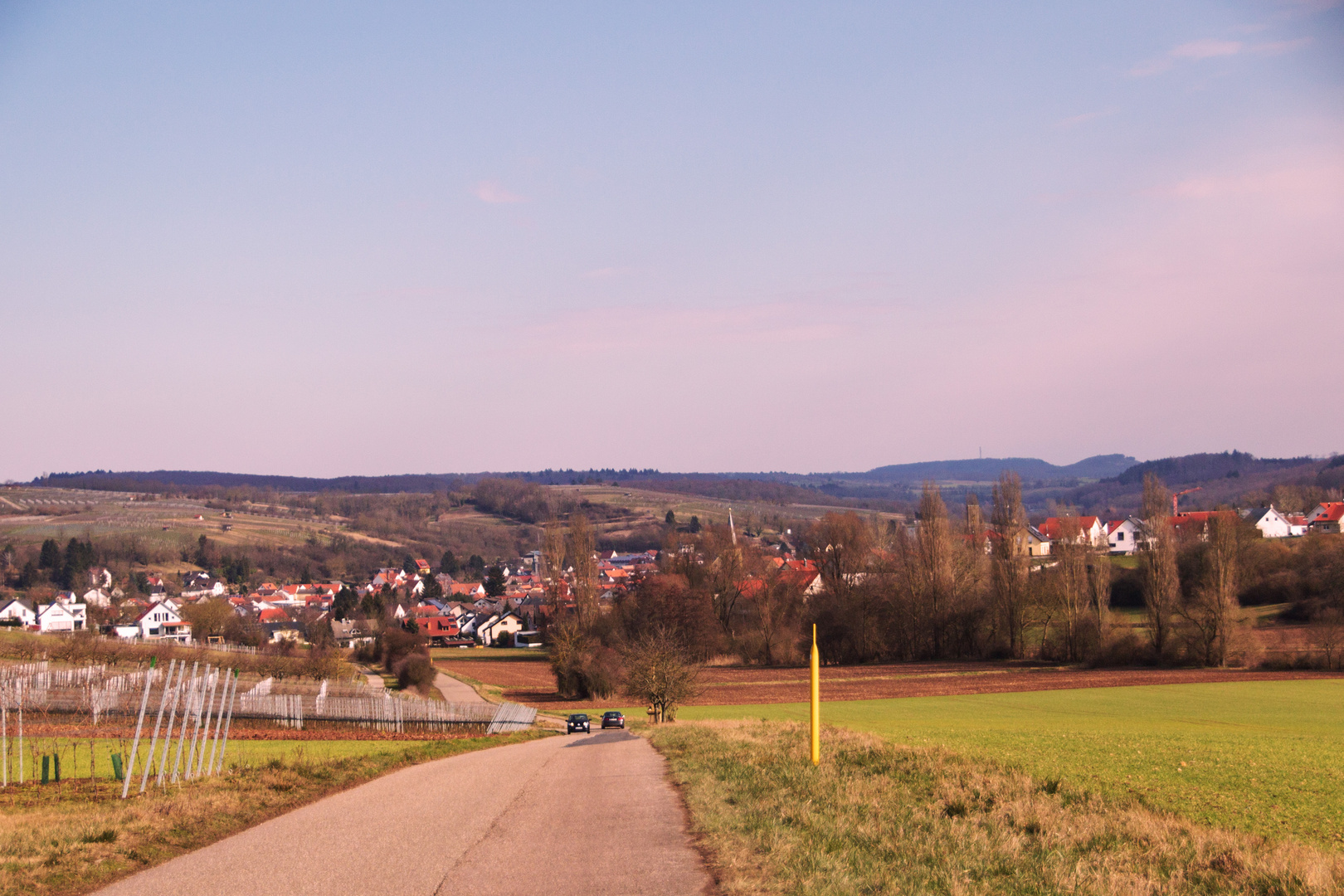 Blick auf Weinort Zeutern