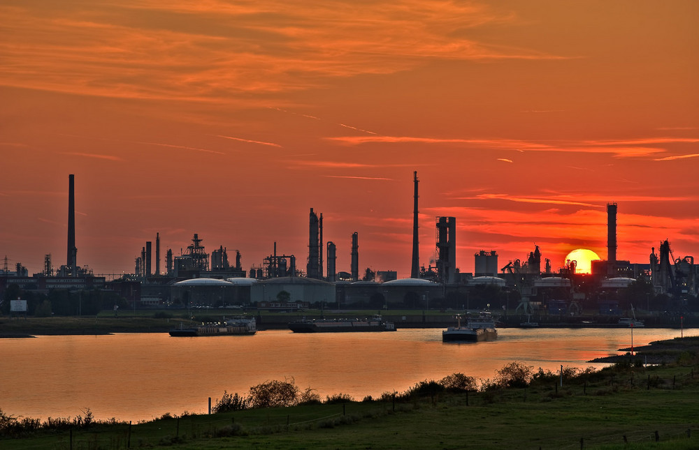 Blick auf Worringen/Dormagen (Bayer) ...