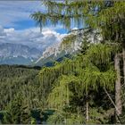 Blick auf Zugspitzmassiv und Blindsee ...