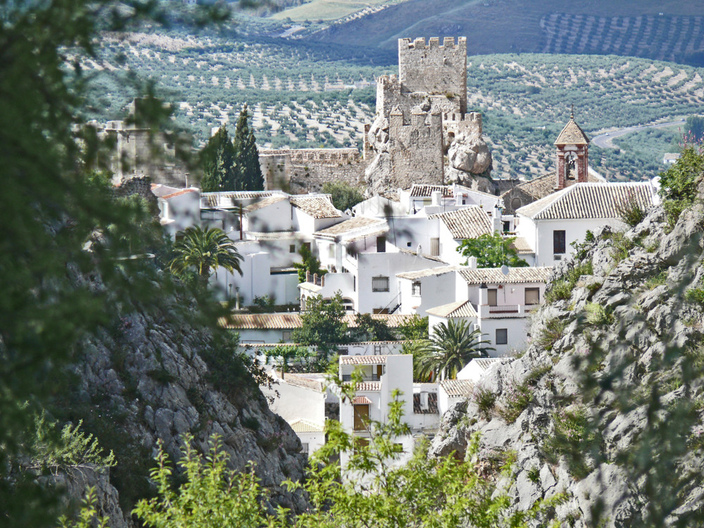 Blick auf Zuheros in Cordoba