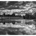 Blick aufs Benrather Schloß SW dramatisch