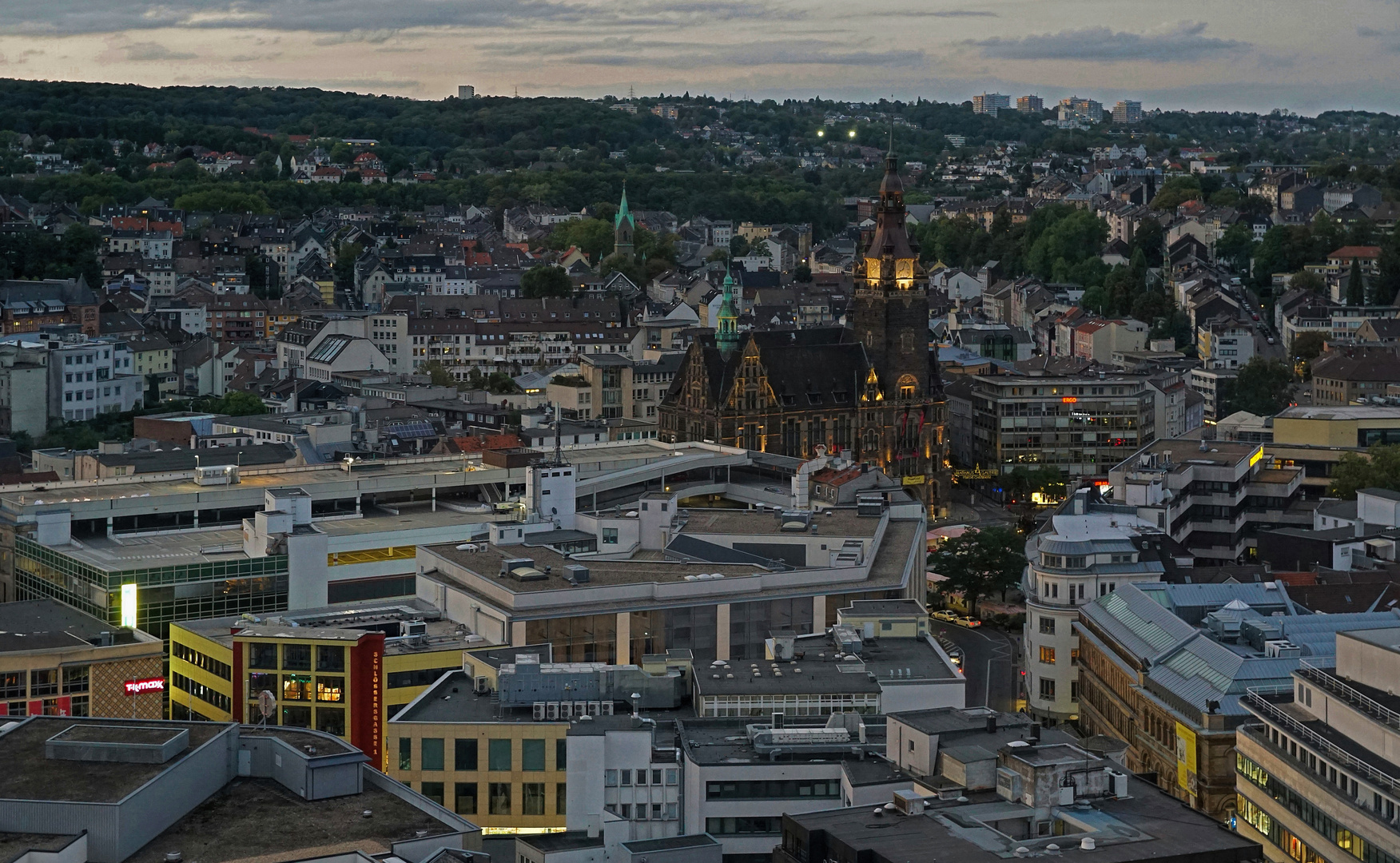 Blick aufs Elberfelder Rathaus.