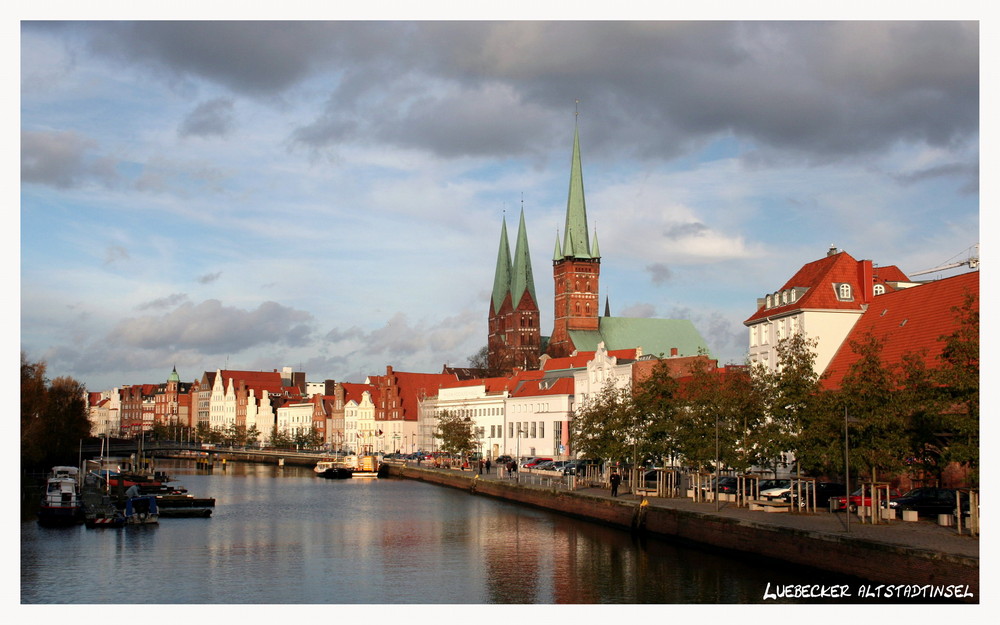 Blick aufs herbstliche Lübeck...