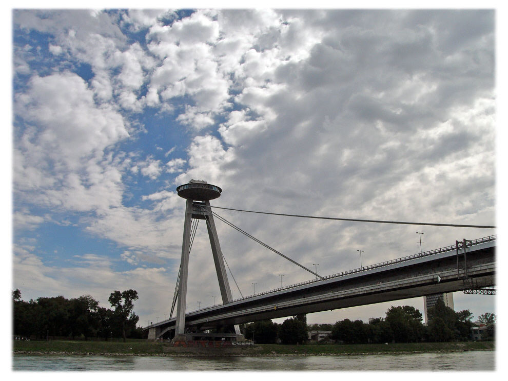 Blick auf`s "UFO" von Bratislava