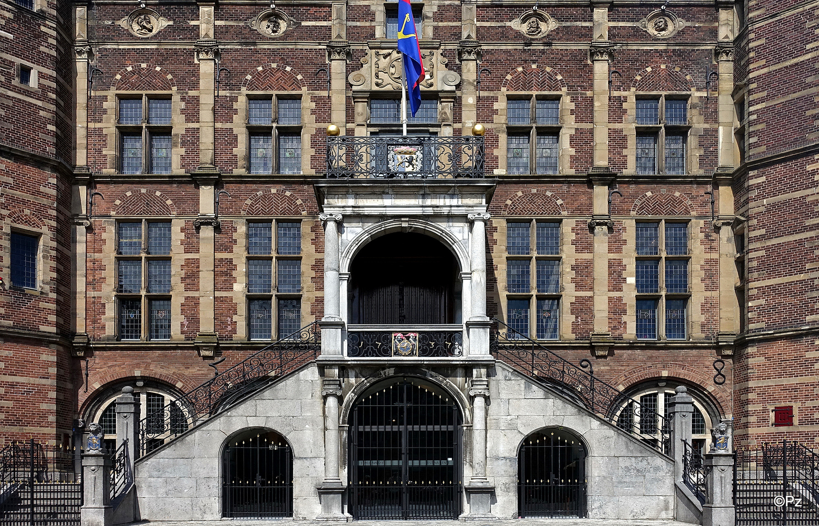 Blick auf´s Venloer Rathaus (1) ...