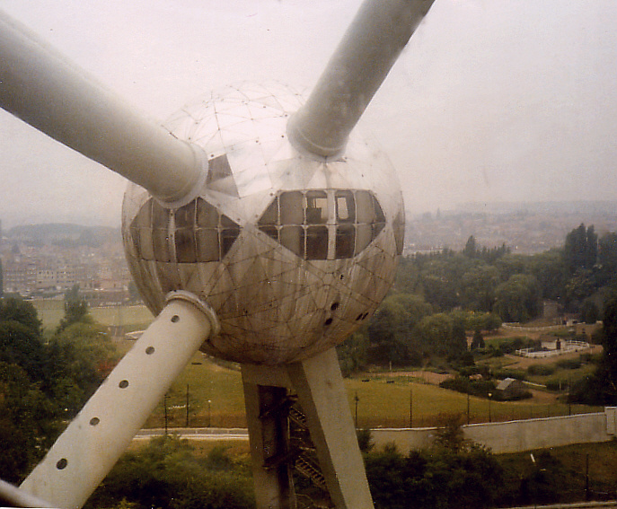 Blick aus dem Atomium in Brüssel       1986!!!