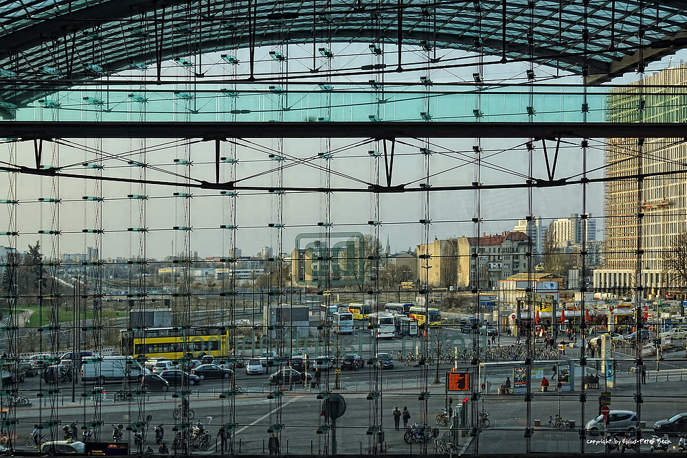 Blick aus dem Bahnhof