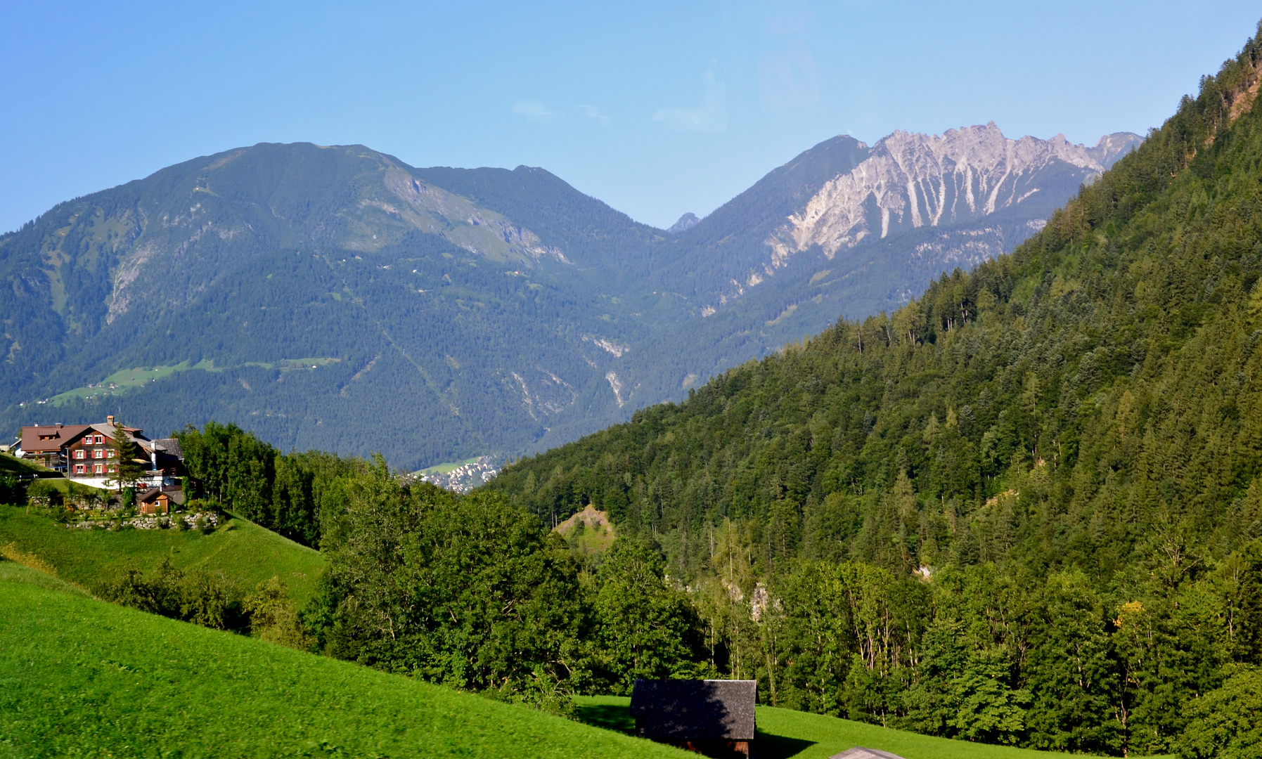 Blick aus dem Busfenster ins Brandner Tal…