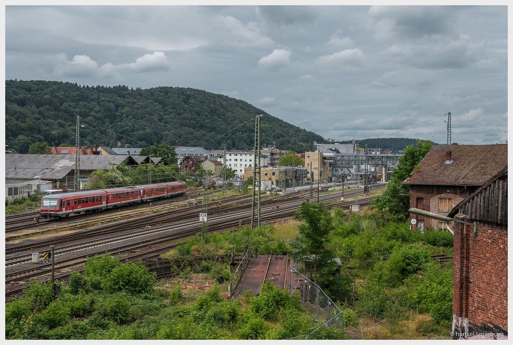 Blick aus dem ehem. Gebäude des Bahnbetriebswerk Marburg ...