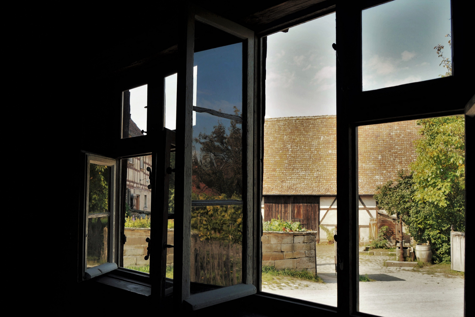 Blick aus dem Fenster&hellip; Foto &amp; Bild architektur