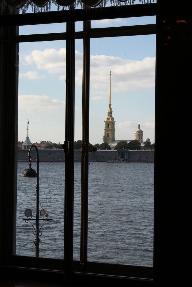 Blick aus dem Fenster Foto & Bild | world, fenster, architektur Bilder ...