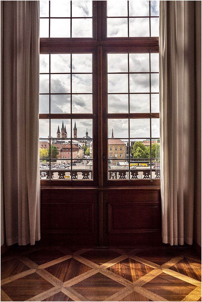 Blick aus dem Fenster Foto & Bild architektur, kultur