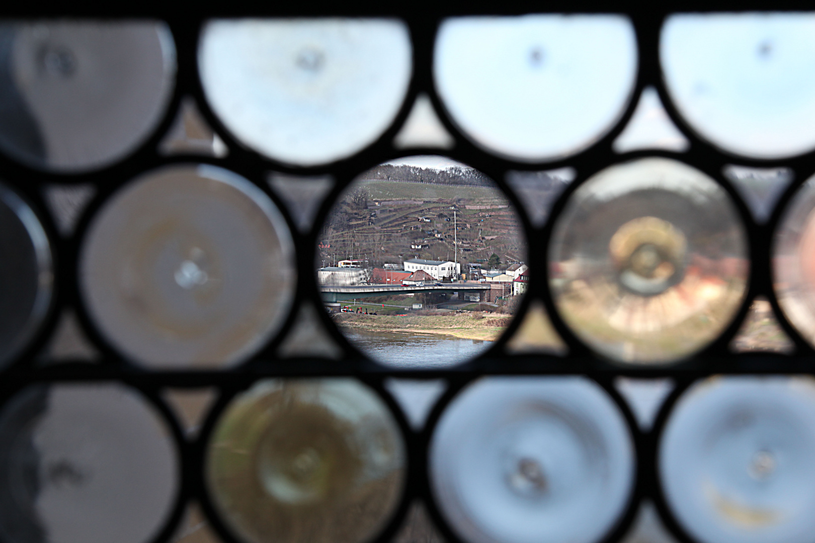 Blick aus dem Fenster im größeren Auschnitt