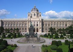 Blick aus dem Fenster vom Kunsthistorischen Museum auf das Naturhistorische Museum in Wien.