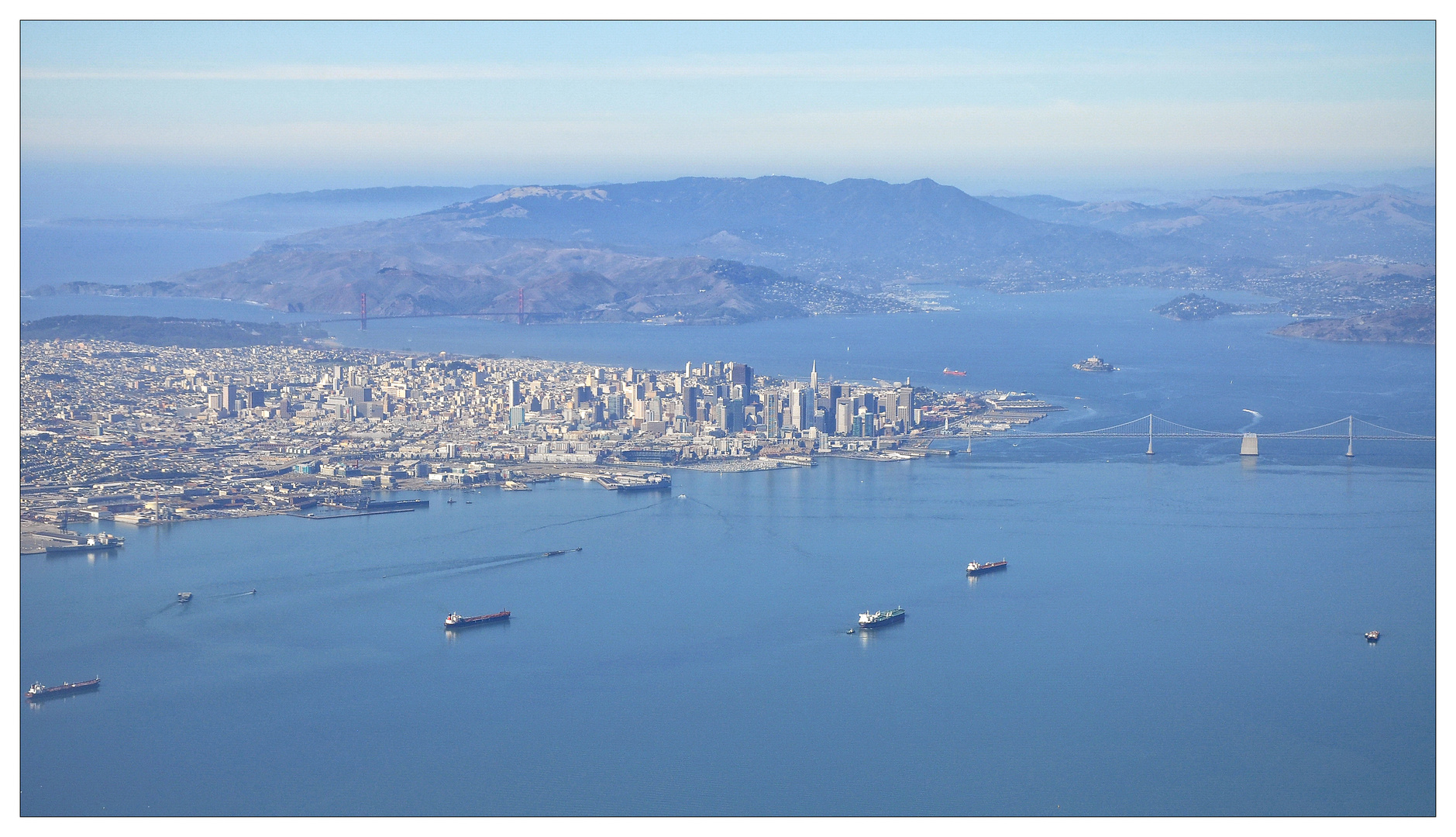 Blick aus dem Flugzeug auf SF