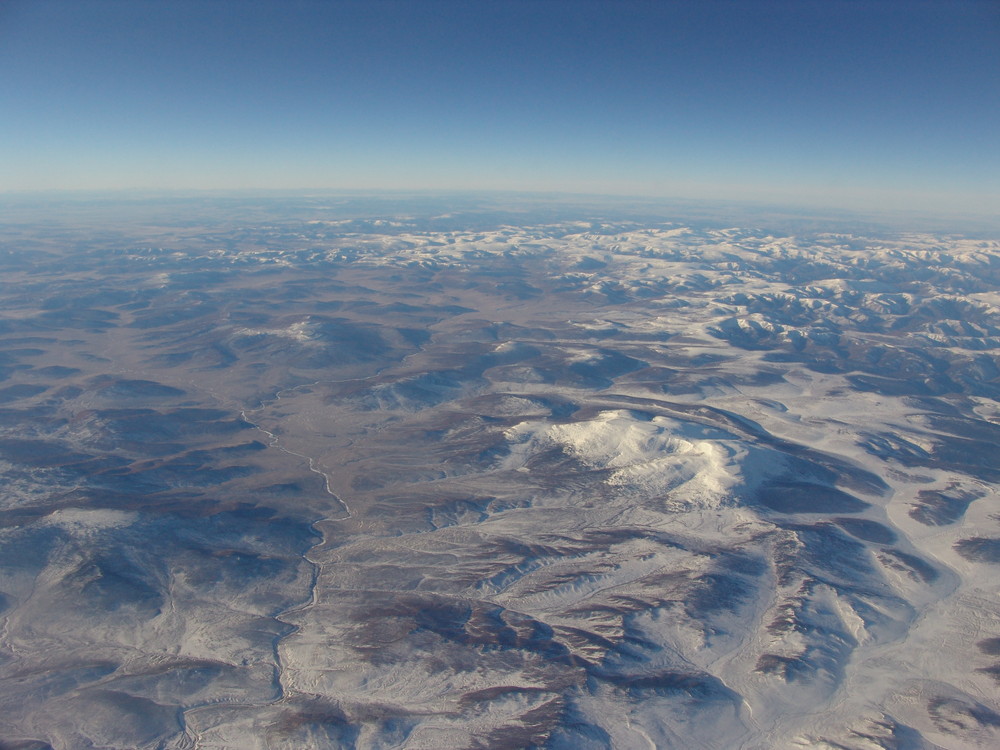 Blick aus dem Flugzeugfenster