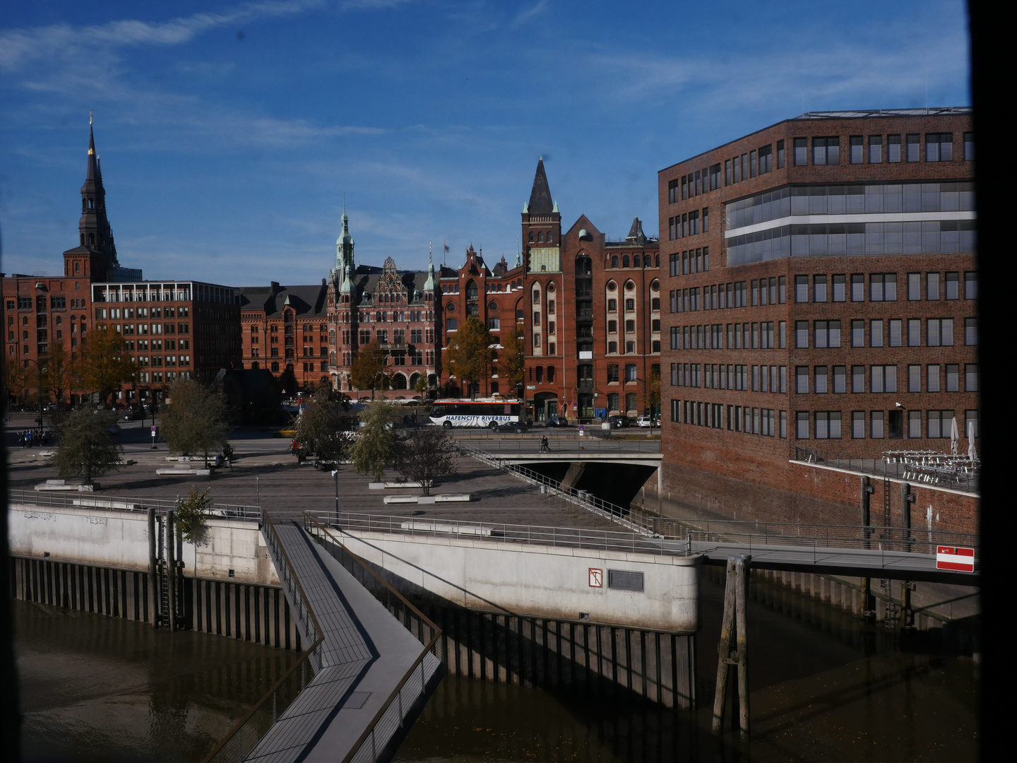 Blick aus dem Maritimen Museum Peter Tamm