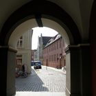 Blick aus dem Rathausgang in Stralsund