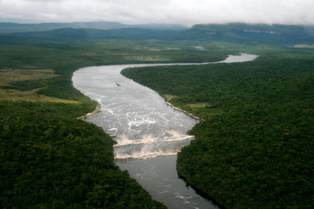 Blick aus der Cesna auf Lagoa de Canaima