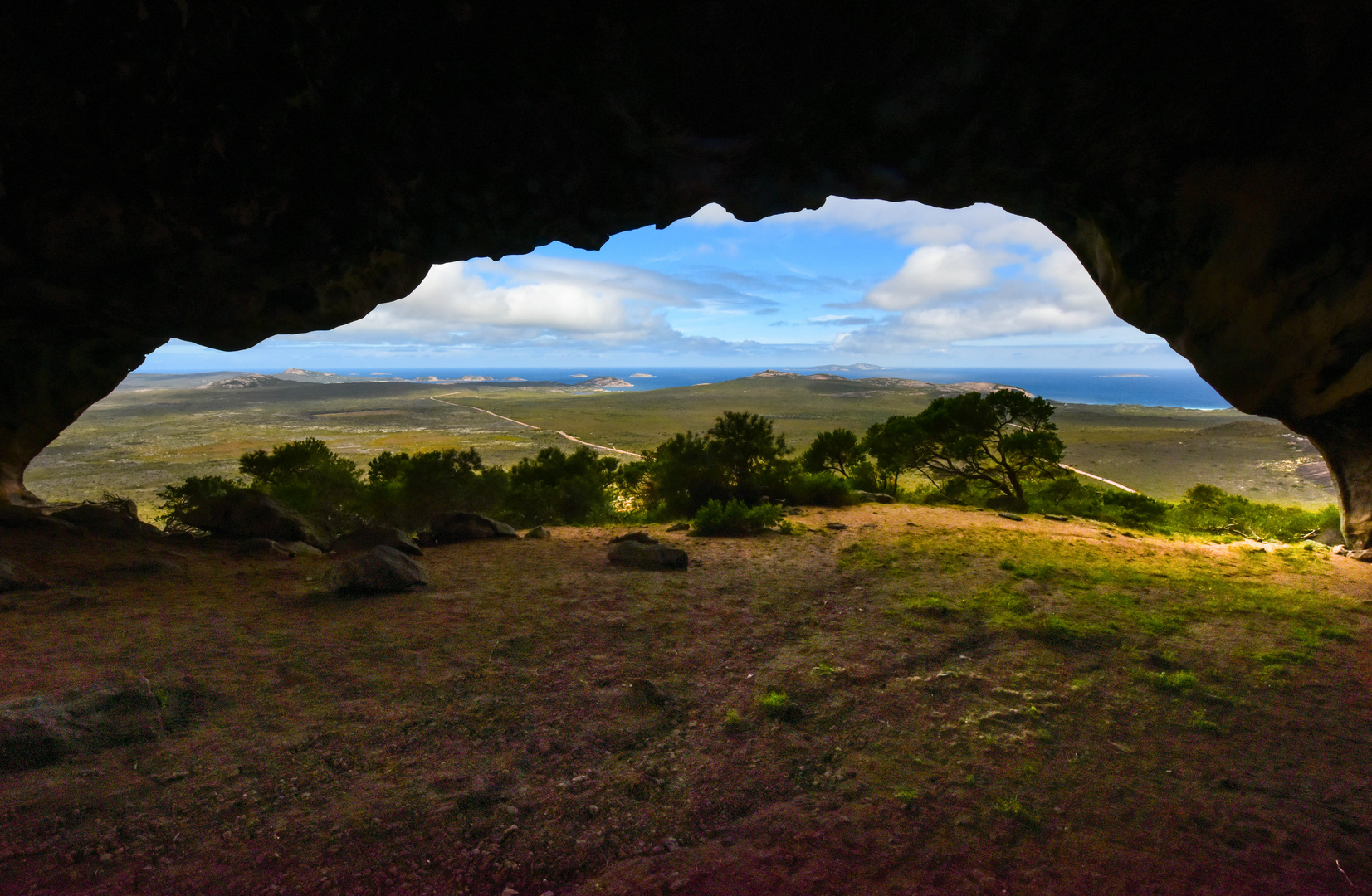 Blick aus der Höhle Richtung Lucky Bay