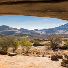 Blick aus der Phillips Höhle, Erongogebirge, Namibia