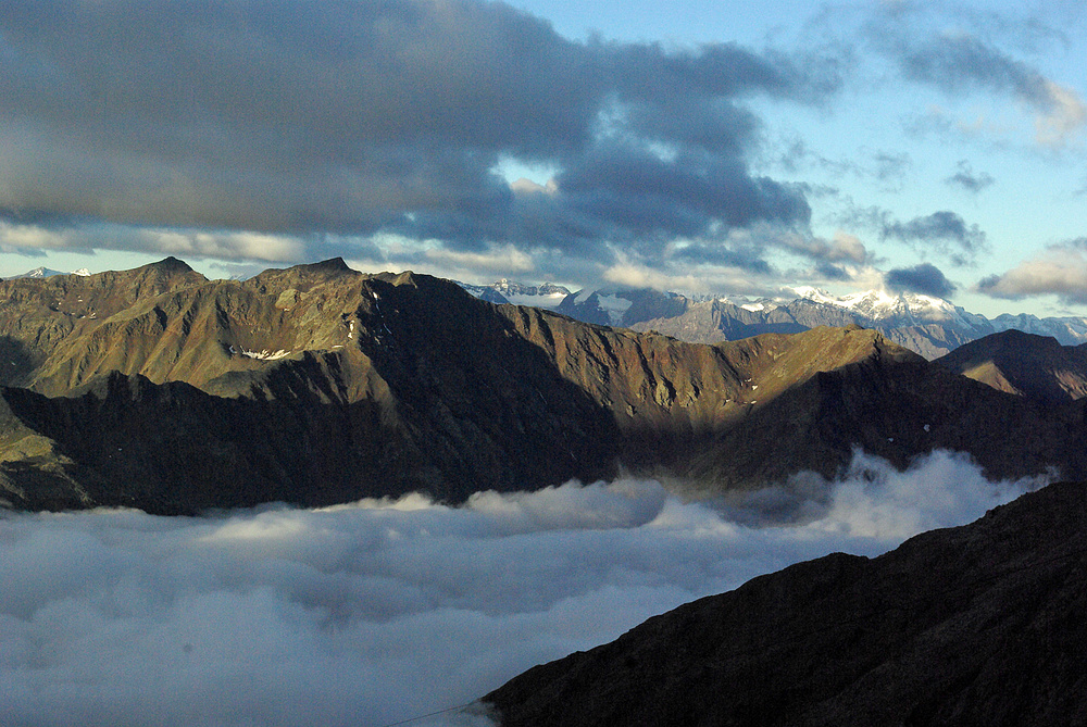 Blick aus der Similaunhütte am Morgen