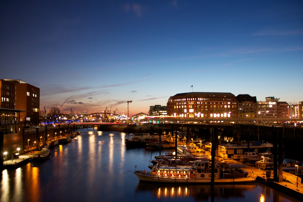 Blick aus der Speicherstadt Richtung City