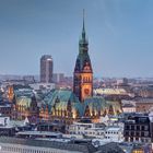 Blick aus der St. Katharinen Kirche in Hamburg auf das Rathaus