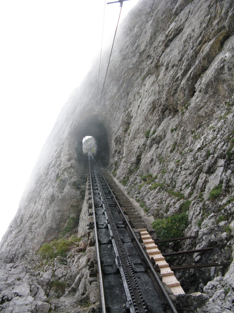 Blick aus der steilsten Zahnradbahn der Welt