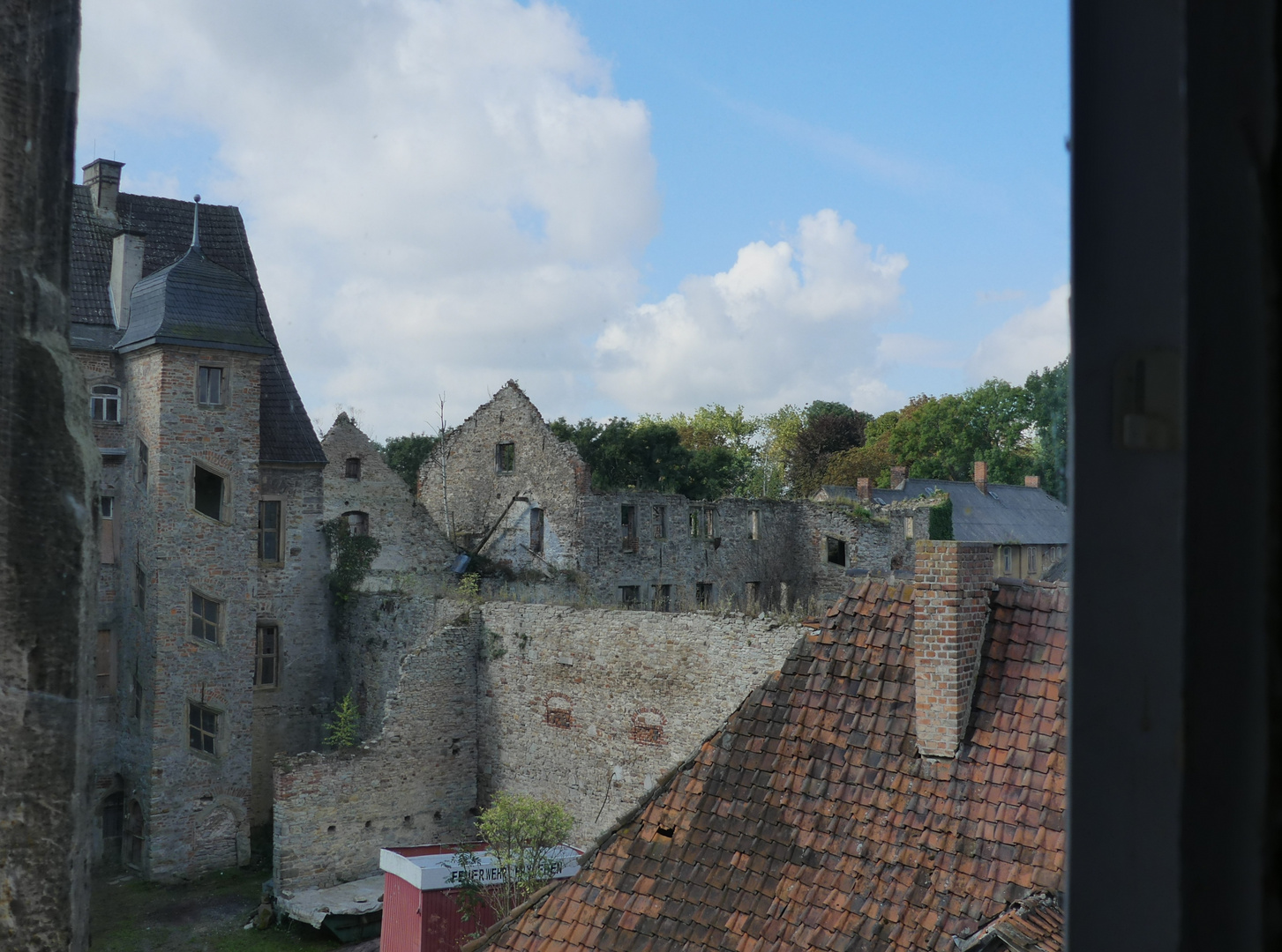 Blick aus einem Schlossfenster