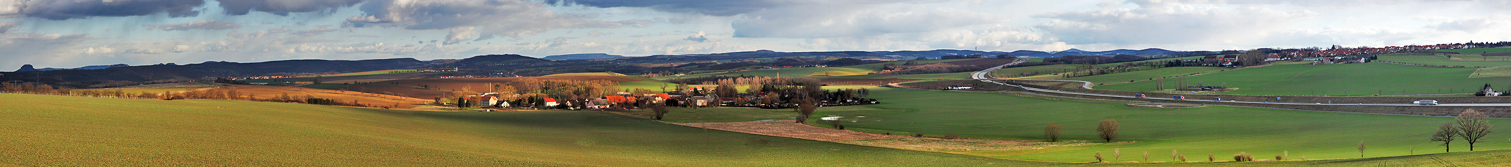 Blick beim Garten nach der Sächsischen Schweiz und nach Böhmen, dabei...